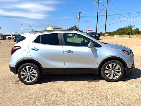 Used 2020 Buick Encore Preferred FWD image 4
