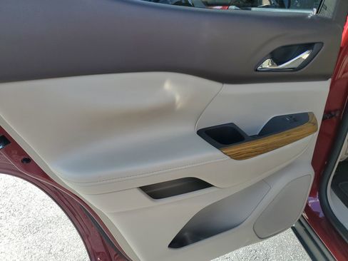 Used 2018 GMC Acadia Denali w/ Technology Package image 3