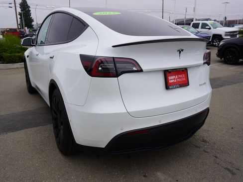 Used 2022 Tesla Model Y Performance image 8