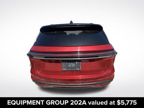 Used 2024 Lincoln Nautilus Reserve w/ Equipment Group 202A AWD/4WD image 3