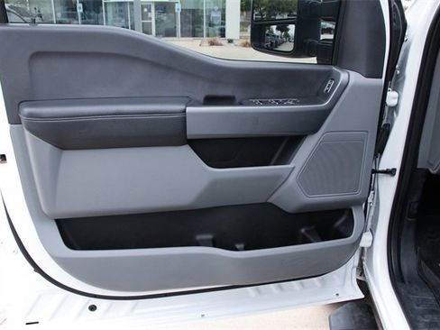 Used 2023 Ford F250 XLT w/ FX4 Off-Road Package image 12