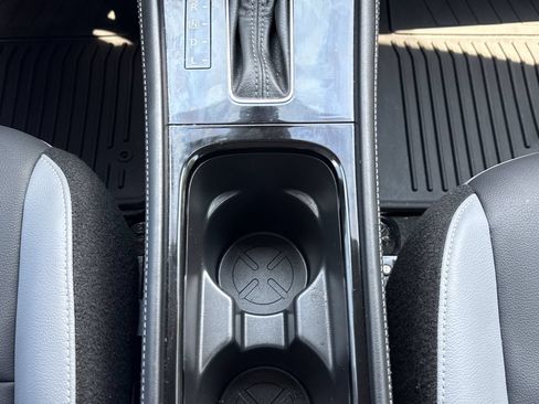 Used 2023 Nissan Kicks SR w/ SR Premium Package FWD image 28