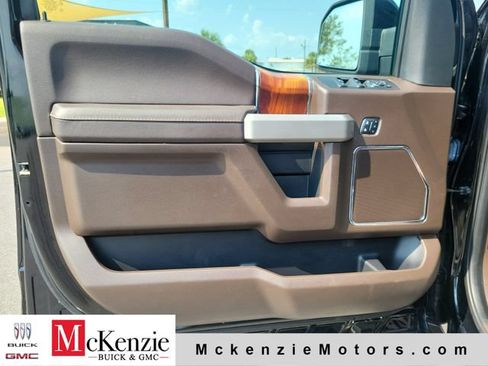 Used 2018 Ford F150 King Ranch w/ Equipment Group 601A Luxury AWD/4WD image 9