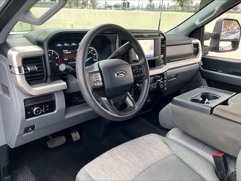Used 2025 Ford F250 XLT image 16