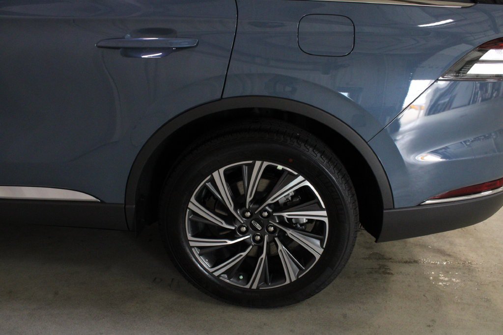 New 2027 Lincoln Aviator AWD image 28