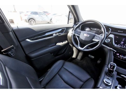 Used 2020 Cadillac XT6 Premium Luxury image 8