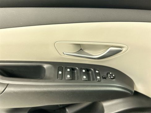 Used 2024 Hyundai Tucson SE image 11