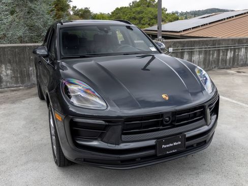 Certified 2026 Porsche Macan AWD/4WD image 15