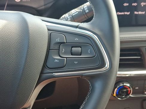 Used 2025 Buick Encore GX Preferred AWD/4WD image 21