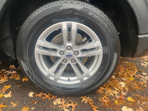 Used 2023 Ford Explorer XLT w/ Equipment Group 202A image 26