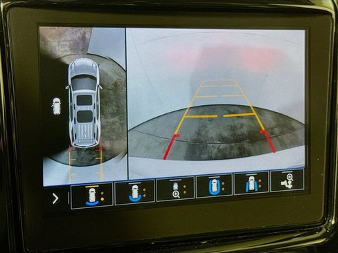 Used 2021 Chevrolet Traverse Premier w/ Redline Edition FWD image 11