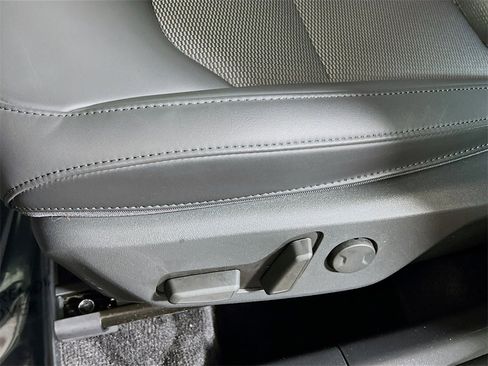 Used 2025 Kia Niro EX image 18