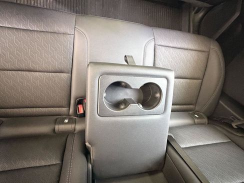 Used 2025 Chevrolet Equinox LT w/ Convenience Package II FWD image 26