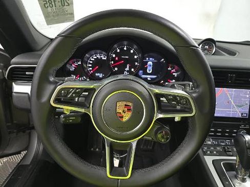 Used 2018 Porsche 911 Carrera RWD image 10