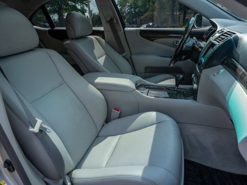 Used 2012 Lexus LS 460 AWD w/ Luxury Value Edition image 15