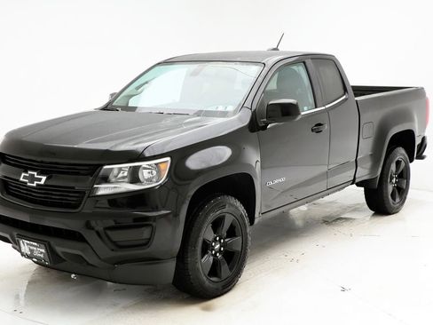 Used 2016 Chevrolet Colorado LT w/ Midnight Edition image 2