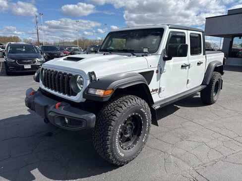 Used 2021 Jeep Gladiator Mojave w/ Cold Weather Group AWD/4WD image 4