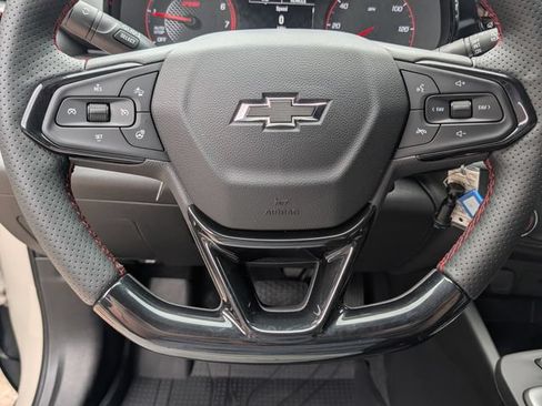 Used 2026 Chevrolet Trax RS w/ Sunroof Package FWD image 15