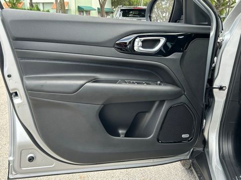 New 2025 Jeep Compass Latitude w/ Sun & Sound Group image 22