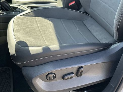 Used 2022 Volkswagen Taos SE image 17