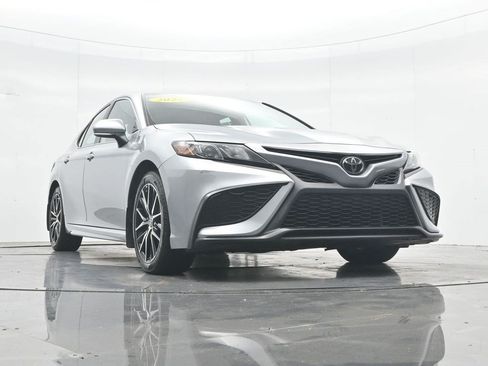 Used 2022 Toyota Camry SE FWD image 34