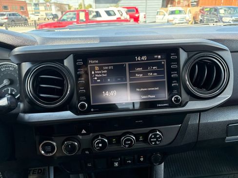 Used 2020 Toyota Tacoma TRD Sport AWD/4WD image 31
