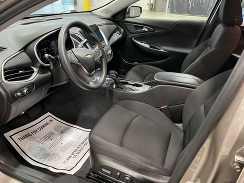 Used 2023 Chevrolet Malibu LT w/ Driver Confidence Package FWD image 9