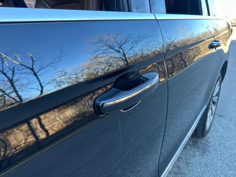 Used 2023 Lincoln Navigator L Reserve image 12