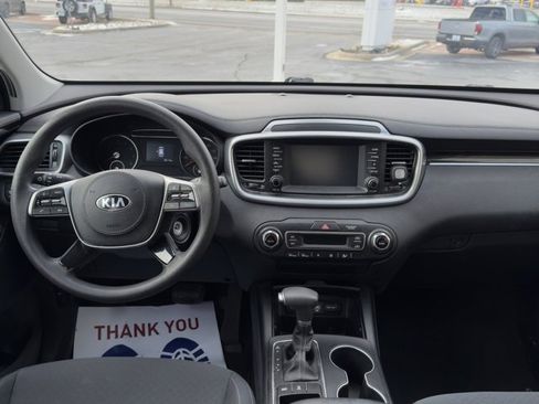 Used 2019 Kia Sorento LX image 15
