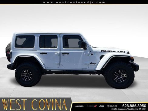 Used 2024 Jeep Wrangler Unlimited Rubicon AWD/4WD image 12