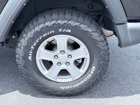 Used 2023 Jeep Wrangler Sport AWD/4WD image 32