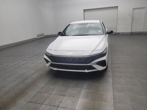 Used 2025 Hyundai Elantra Sport FWD image 15
