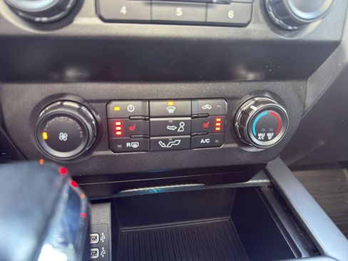 Used 2019 Ford F150 XLT w/ Equipment Group 302A Luxury image 21