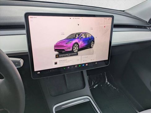 Used 2023 Tesla Model Y Long Range image 11