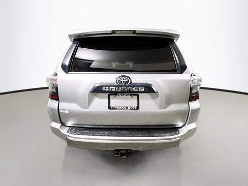 Used 2019 Toyota 4Runner TRD Off-Road Premium AWD/4WD image 6