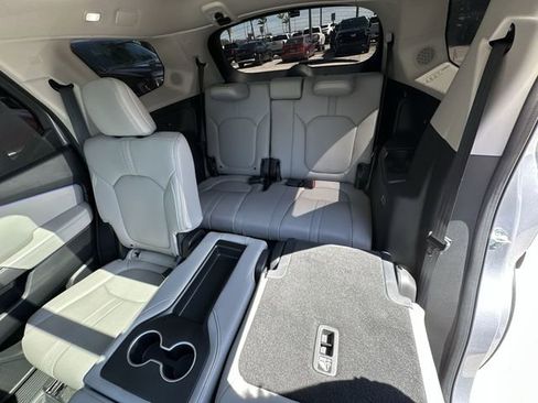 Used 2023 Honda Pilot Touring image 33
