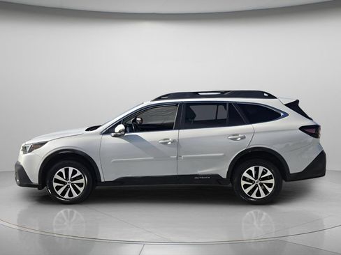 Used 2020 Subaru Outback Premium AWD/4WD image 3