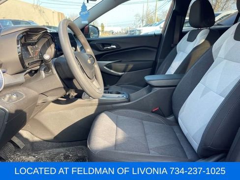 Used 2024 Chevrolet Trax LS w/ LS Convenience Package image 6