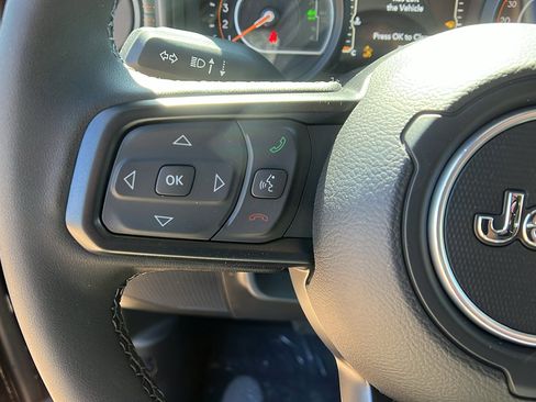 New 2025 Jeep Gladiator Mojave image 21