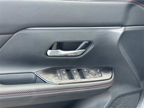 New 2025 Nissan Kicks SR image 20