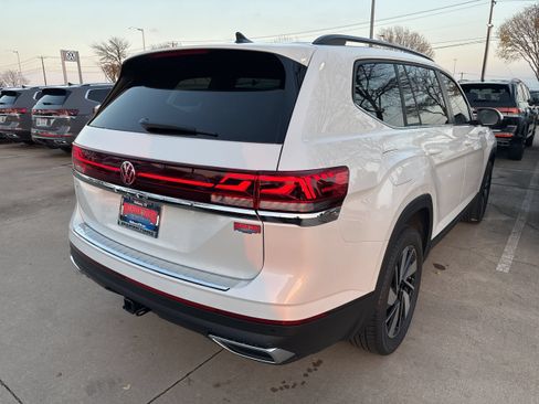 New 2026 Volkswagen Atlas SE FWD image 3