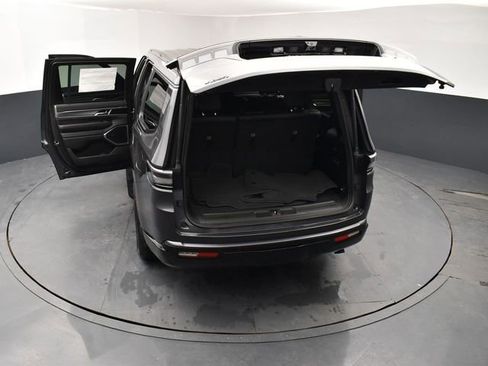 New 2026 Jeep Grand Wagoneer Limited w/ 8-Passenger Seating Package image 29