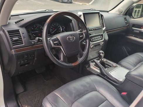 Used 2016 Toyota Land Cruiser w/ Four Season Floor Mat Package AWD/4WD image 10