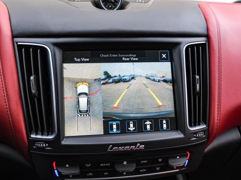 Used 2017 Maserati Levante w/ Luxury Package image 21