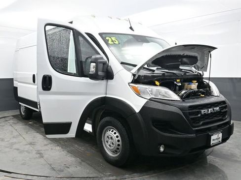 Used 2025 RAM ProMaster 2500 w/ Convenience Group FWD image 38
