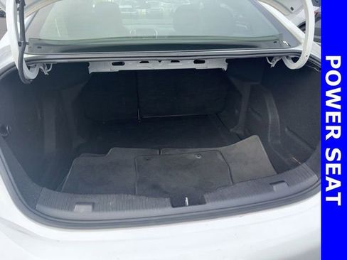 Used 2018 Chevrolet Cruze Premier image 12