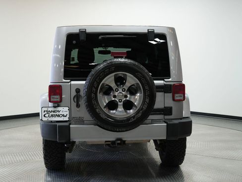 Used 2016 Jeep Wrangler Unlimited Sahara w/ Max Tow Package AWD/4WD image 7
