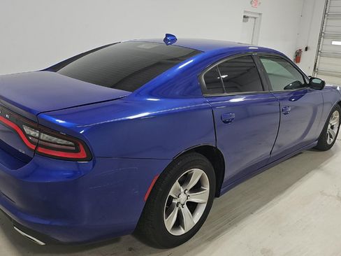 Used 2018 Dodge Charger SXT Plus w/ Driver Confidence Group RWD image 3