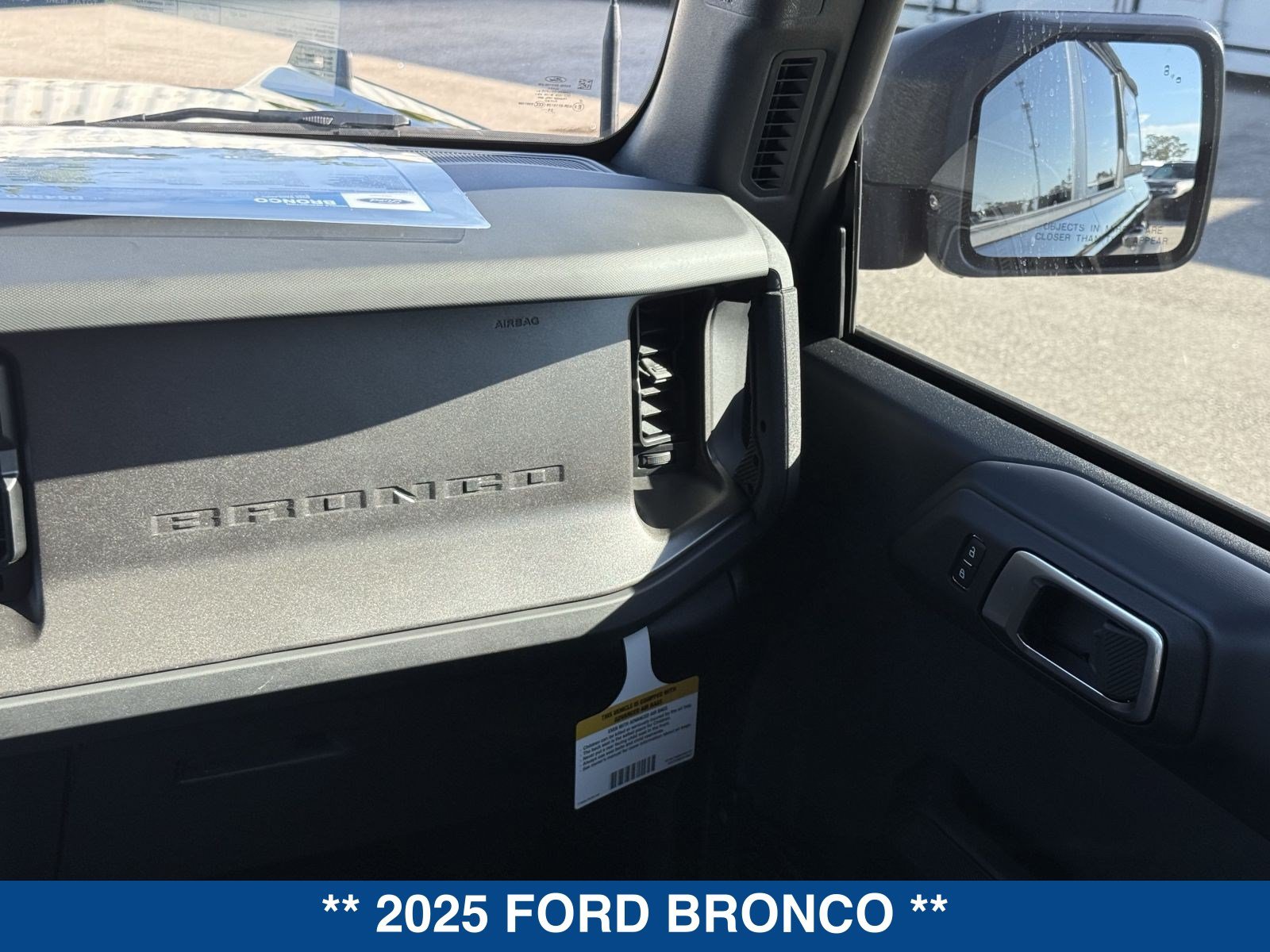 Used 2025 Ford Bronco Badlands AWD/4WD image 51