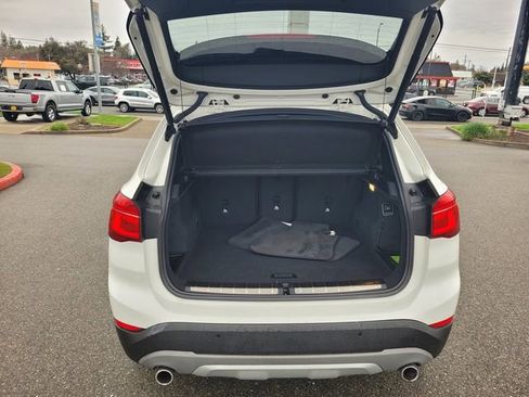 Used 2019 BMW X1 sDrive28i image 11